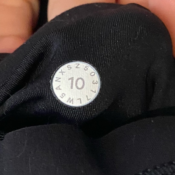 Lululemon In Movement 7/8 Tight *Everlux 25" - Picture 5 of 5